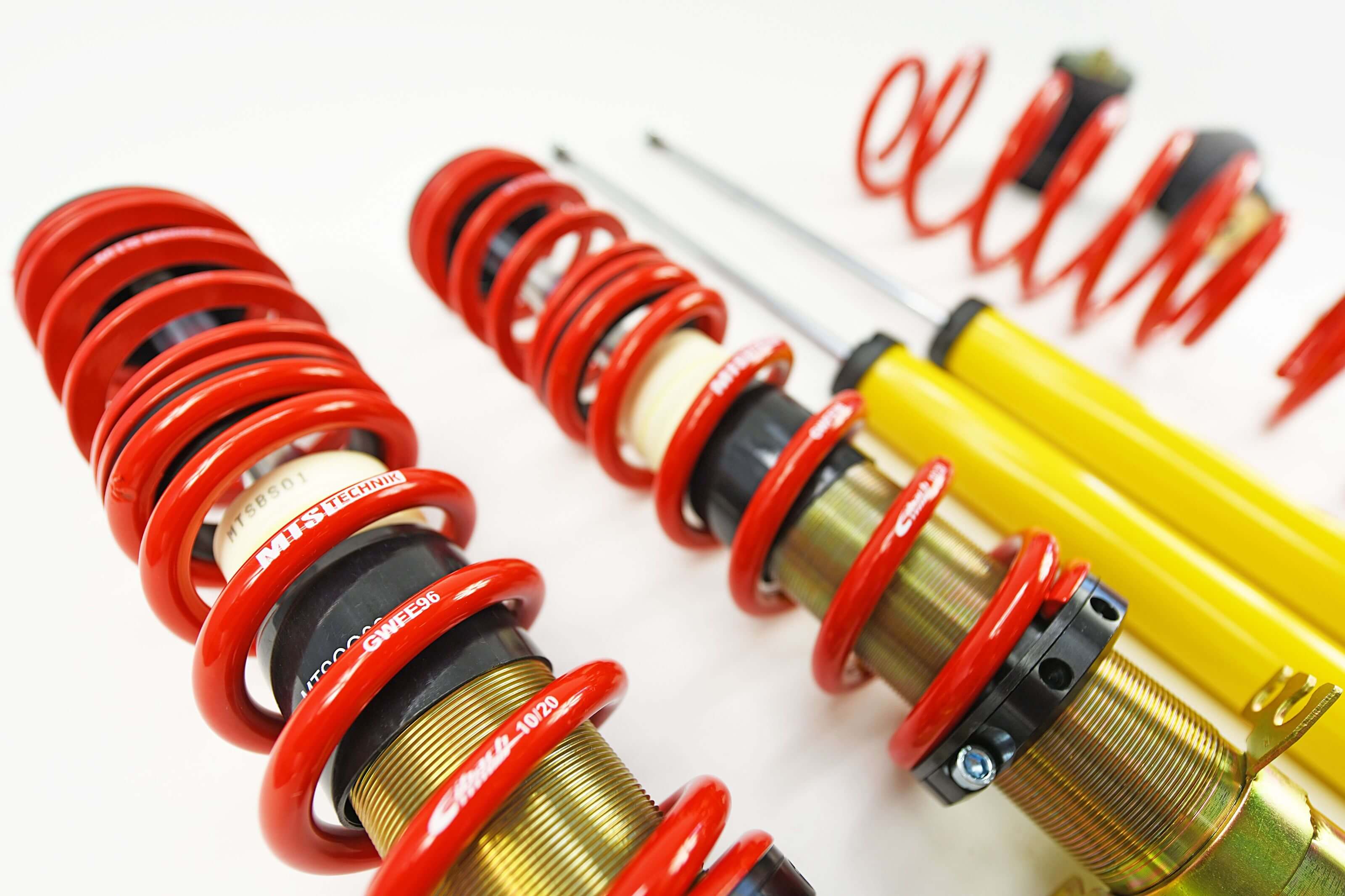 Street Coilover Kit (Gold) for Volkswagen GOLF Mk4 Mk5ariant (1J5)
